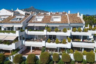 Piso en venta en Los Naranjos - Las Brisas en Marbella