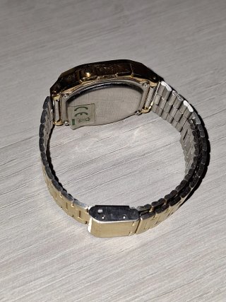 Reloj Casio Dorado años 80