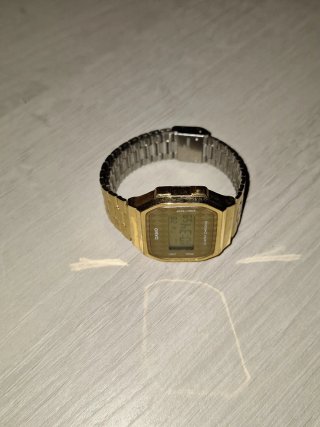 Reloj Casio Dorado años 80