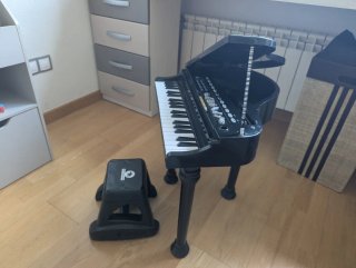 Piano infantil con sonidos y ritmos