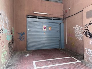 Garaje en venta en Artigas - Llefià en Badalona