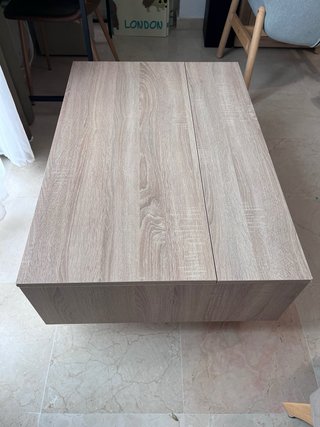 Mesa de centro elevable de madera con almacenaje
