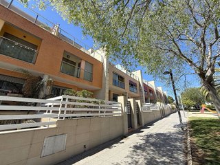 Casa adosada en venta en Zona Avenida Alta - Auditorio en Torrent