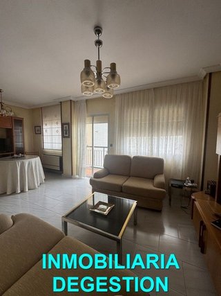 Piso en venta en Linares