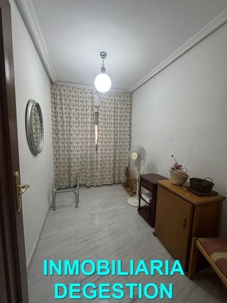 Piso en venta en Linares