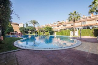 Casa adosada en venta en Cabo de las Huertas en Alicante