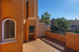 Casa adosada en venta en Nueva Andalucía centro en Marbella