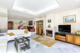 Casa adosada en venta en Nueva Andalucía centro en Marbella