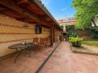 Casa adosada en venta en Palazuelos de Eresma