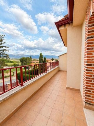 Casa adosada en venta en Palazuelos de Eresma