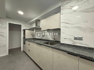 Piso en venta en La Luz - El Torcal en Málaga
