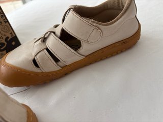 Zapato Feroz Irta Rocker Beige Talla 30