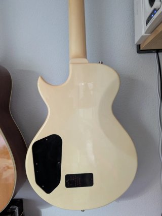 Guitarra Ibanez ART120 Mejorada