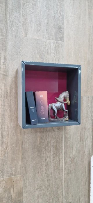 Estantería Cubo Mibaño - Lacado Brillo Gris y Rosa