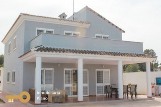 Chalet en venta en La Conarda-Montesano en Bétera