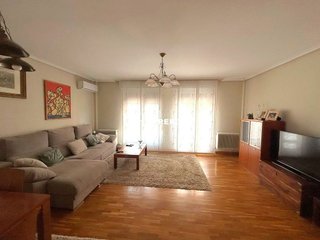 Casa adosada en venta en Portillejo - Valdegastea en Logroño