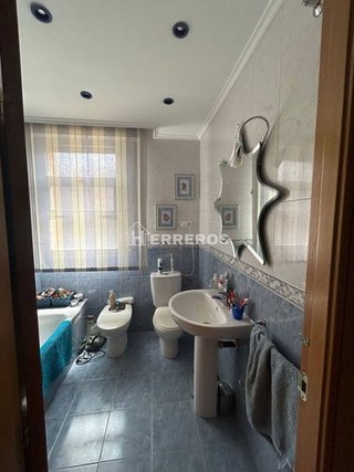 Casa adosada en venta en Portillejo - Valdegastea en Logroño