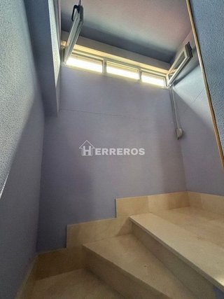 Casa adosada en venta en Portillejo - Valdegastea en Logroño