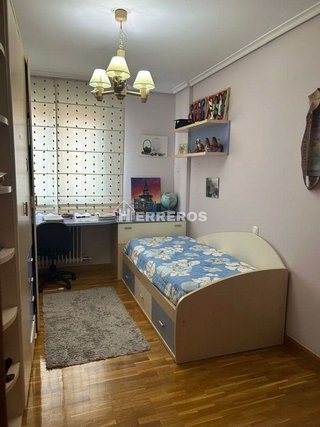 Casa adosada en venta en Portillejo - Valdegastea en Logroño