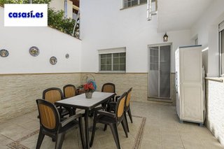 Casa adosada en venta en Zubia (La)