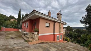 Chalet en venta en Vallirana