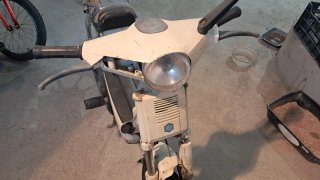 Motovespa Moped Blanca