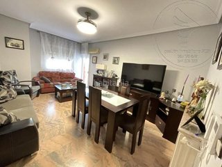 Piso en venta en Linares