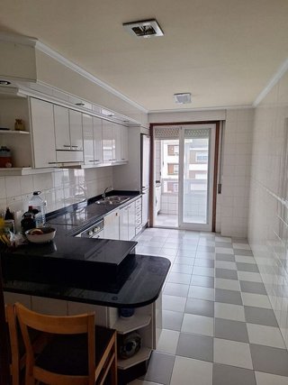 Piso en venta en Universidad en Ourense
