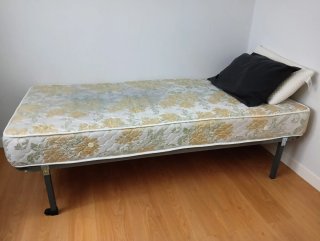 Colchón 190x90 + somier + 2 almohadas