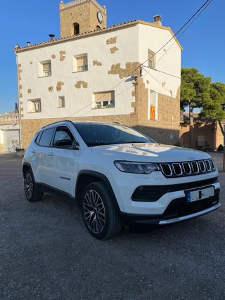 Jeep Compass Limited. SUV con extras Premium