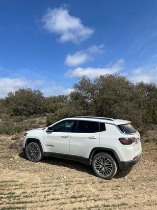 Jeep Compass Limited. SUV con extras Premium
