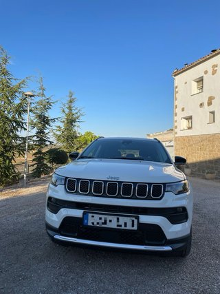 Jeep Compass Limited. SUV con extras Premium