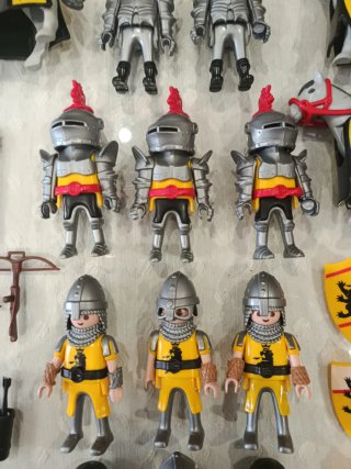 Playmobil Caballeros León Amarillo