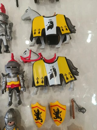 Playmobil Caballeros León Amarillo