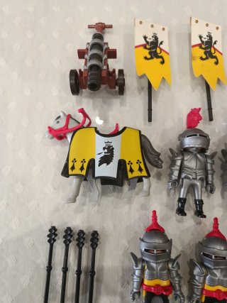 Playmobil Caballeros León Amarillo