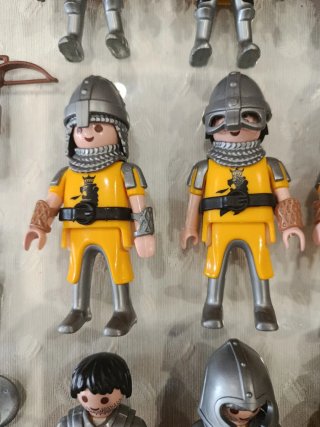 Playmobil Caballeros León Amarillo