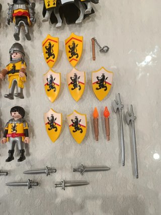 Playmobil Caballeros León Amarillo
