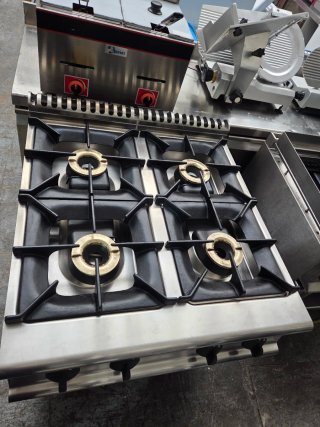 Cocina industrial 4 fuegos acero inoxidable