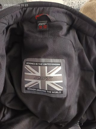 Chaqueta Moto RST Negra Nueva