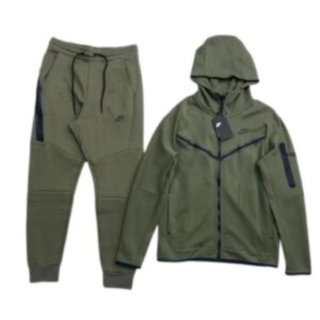 Conjunto Nike Tech Verde Militar