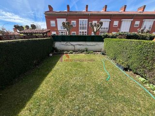 Casa adosada en venta en Hospital - G3 - G2 en Burgos