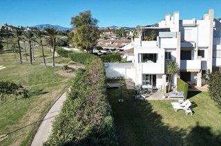 Casa pareada en venta en Los Naranjos - Las Brisas en Marbella