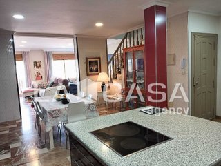 Chalet en venta en La Granja-La Colina-Los Pastores en Algeciras