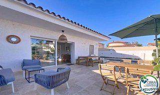 Chalet en venta en Empuriabrava en Castelló d´Empúries