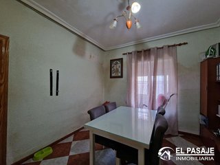 Chalet en venta en Linares