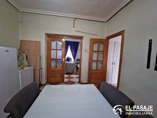 Chalet en venta en Linares