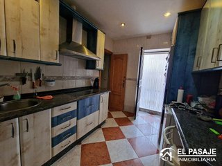 Chalet en venta en Linares