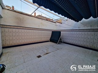 Chalet en venta en Linares