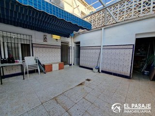 Chalet en venta en Linares