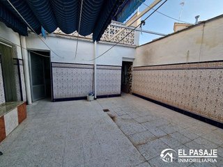 Chalet en venta en Linares